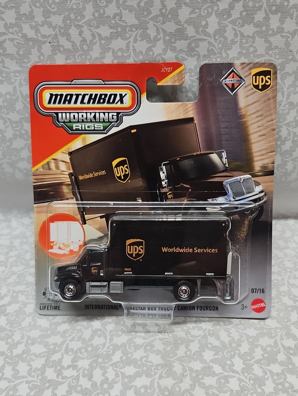 Matchbox UPS Worldwide Services Working Rigs International Durastar Box Truck